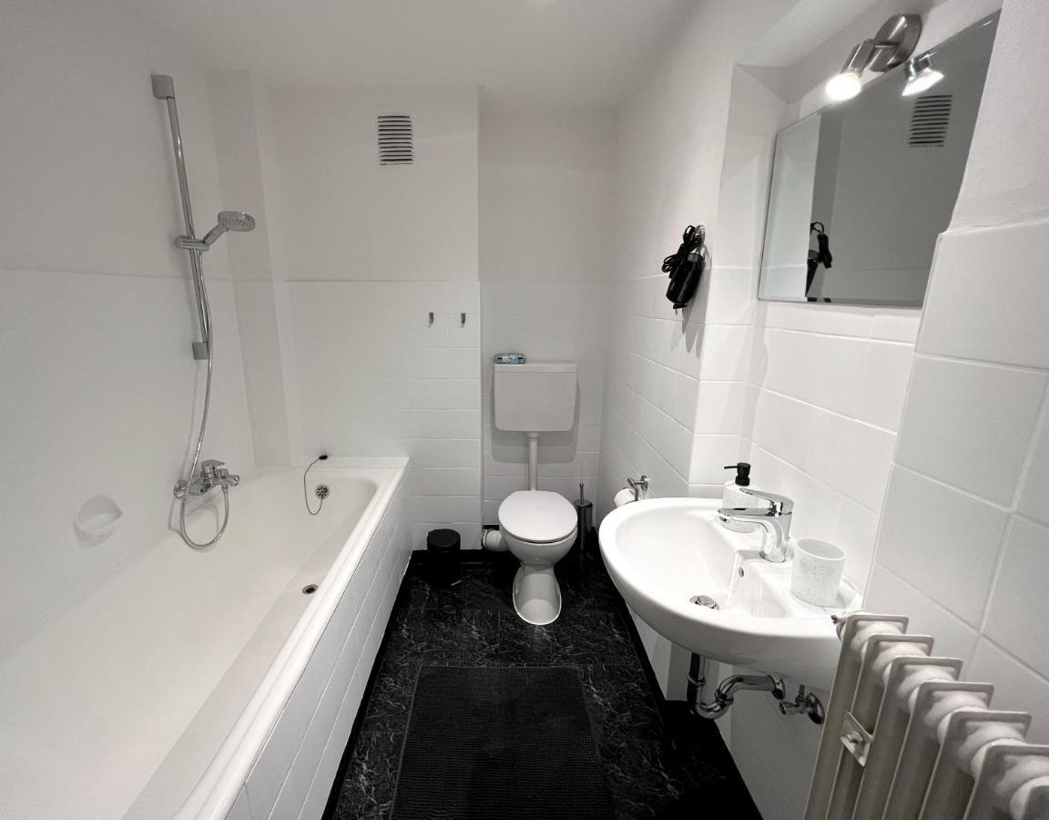 One Bed And One Sofa Bed, Self Check In, Invoice Διαμέρισμα Mönchengladbach Εξωτερικό φωτογραφία